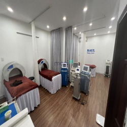 Cho thuê nhà Mặt Tiền Tân Canh, Tân Bình - 6 phòng rộng có wc riêng