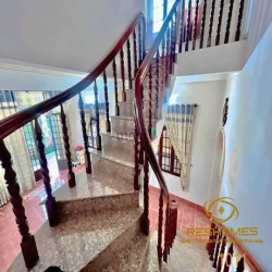 Chủ giảm giá còn 9tr/tháng nhà 1 trệt 1 lầu đường Lý Văn Sâm vào 50m