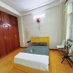 Phòng ban công gần đại học ngay trung tâm quận 4