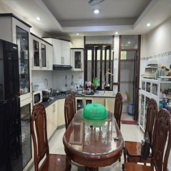 Mặt tiền vip ngay gầm chợ hoàng hoa thám,84m, 4x21m,5 tầng, 17.x tỷ