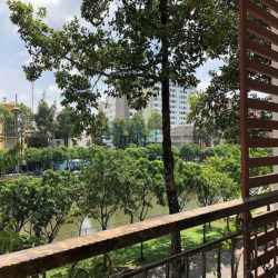 Căn hộ 1 phòng ngủ full nội thất tại quận 1