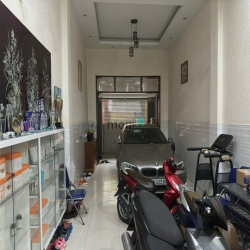 Mặt tiền vip ngay gầm chợ hoàng hoa thám,84m, 4x21m,5 tầng, 17.x tỷ