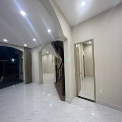 - Cho thuê nhà nguyên căn đường số 3, p. Bình An, Quận 2