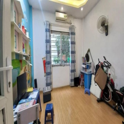 Cho thuê nhà nguyên căn Ngô Gia Tự 50m2-10tr ngõ thông ô tô tránh