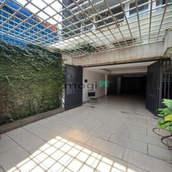 Cho thuê nhà hẻm tải thông 744B Nguyễn Kiệm, DT 5x17, có gara oto, 3PN