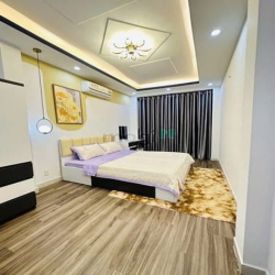Cần Tiền Bán gấp nhà mới 4 tầng hẻm 7m sát Phan Xích Long 180m2 7ty9