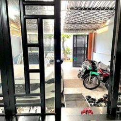 Hai mặt hẻm ô tô vô nhà trường chinh, 4.2x22m, 3 tầng, 8.x tỷ TL