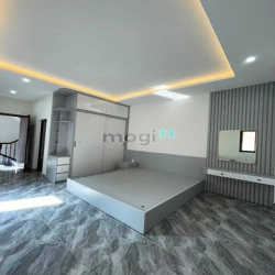 Nóng quá rồi ạ hạ chốt lần cuối  +NHÀ ĐẸP-LO GÓC 3 THOÁNG Ở NGAY.