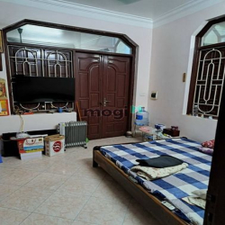 Bán gấp nhà Yên Tân Ngọc Thụy , 30m2 x 4 tầng . Gía 3,2 tỷ