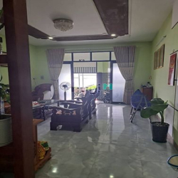 bán nhà gấp-đường2/4vĩnh hòa-DT 90m2-3 PN-HXH-2 lầu-chỉ1 tỷ 950tr.