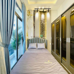 Kẹt vốn kinh doanh cần bán gấp nhà, N. Tri Phương, 60m2, 2tỷ550, SHR