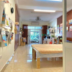 Ba bước ra hồ tây, bán nhà phố Nguyễn Đình Thi 35m, 5 tầng, 5,68 tỷ