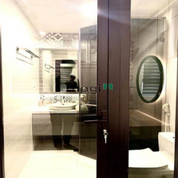 Cần bán nhanh 2 Phòng ngủ, đầy đủ nội thất tại Emerald