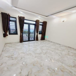 Nhà đẹp 5 Tầng, 50m2, đường Võ Văn Vân, Hẻm 7m, giá 5Tỷ.