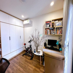 Bán nhà tập thể ngõ 455 Kim Mã 50m2 giá 1.9 tỷ tầng 5 mới đẹp