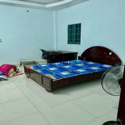 Nhà đẹp 3 tầng 56m2 - Dt: 4m x 14m - Sát bên Landmark 81 - Hẻm ô tô