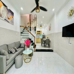 Bán nhà hẻm xe hơi sát MT đường số 9, 4 x 9, 3 lầu, 4 PN,giá 5.2 tỷ tl