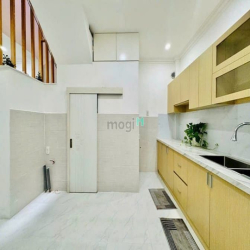 Bán nhà hẻm xe hơi sát MT đường số 9, 4 x 9, 3 lầu, 4 PN,giá 5.2 tỷ tl