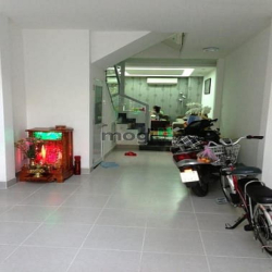 Hẻm xe hơi quay đầu, 5 tầng sát mặt tiền Huỳnh Văn Bánh, DTSD 200m2, 1