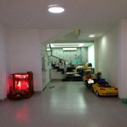 Hẻm xe hơi quay đầu, 5 tầng sát mặt tiền Huỳnh Văn Bánh, DTSD 200m2, 1