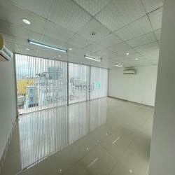 Vp 40m2 view kính đường Trần Huy Liệu, Phú Nhuận cho thuê