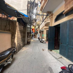 Bán nhà ngõ 32 Đường Bưởi, Ba Đình 29m2 x 3 Tầng. MT4m  giá 3.1 tỷ