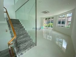 CĂN GÓC 3 MẶT TIỀN - 550m2, 109 triệu, 1 hamg, 4 tầng, Đã Hoàn Thiện.
