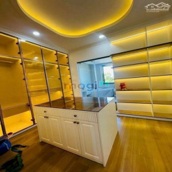 Bán biệt thự đẹp thang máy full nội thất 9x17, 4pn, 6wc, nhà đẹp,22ty5