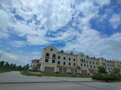 Cho thuê biệt thự Nam An Khánh DT 290m2, 3 tầng hoàn hiện mặt ngoài