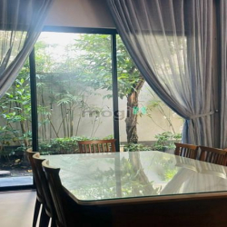 Cho thuê Villa sân vườn Trần Não, Quận 2, Hầm 4 lầu, thang máy full NT