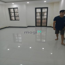 Nhà Mặt Tiền?Nguyễn Thái Sơn Phường 4?4x20m 3 Lầu.5pn.6wc=30 Triệu