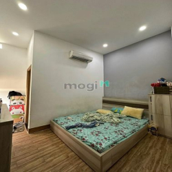 Sát mặt tiền Bạch Đằng, Chợ Bà Chiểu, 61m2 vuông đẹp, 3 tầng mới, 8tỷ6