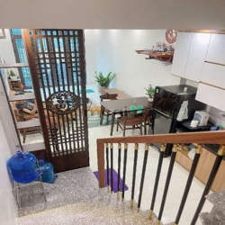 Bán nhà 3 tầng dân xây phố Kẻ Tạnh, gần ô tô tránh, giá cực tốt