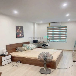 Bán nhà 3 tầng dân xây phố Kẻ Tạnh, gần ô tô tránh, giá cực tốt