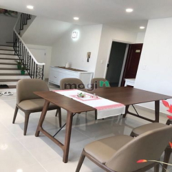 Bán Penthouse Sky Garden 1 335M2 2 sân vườn Phú Mỹ Hưng Quận 7 TPHCM