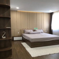 Bán Penthouse Sky Garden 1 335M2 2 sân vườn Phú Mỹ Hưng Quận 7 TPHCM