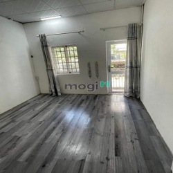 Quá rẻ, nhà Lê Văn Sỹ, Phường 12, Quận 3, xe hơi, nhỉnh 4 tỷ.