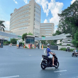 Nhà MTKD gần sân bay 141m2 ngang 5.5m Nguyễn Văn Công TN 20tr, 16.5 tỷ