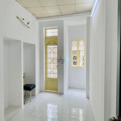 Bán Nhà mới đẹp ,Hẻm ba gác Đinh Tiên Hoàng P.3 BT 28m2, 3PN, 3 tỷ85