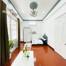 Căn hộ dịch vụ 40m2 ban công rộng, Quận 10