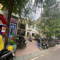 NGANG Lớn 18M - Cho Thuê Nhà MT Lê Thánh Tôn, P Bến Nghé, Quận 1