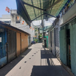 Bán gấp nhà cấp 4 60m2 đầu hẻm 4m số 266 Tôn Đản P8 Q4