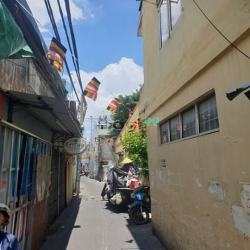 Bán gấp nhà cấp 4 60m2 đầu hẻm 4m số 266 Tôn Đản P8 Q4