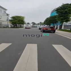 Cần bán gấp con Sao Biển gần biển hồ DT 137m2, xây dựng 98m2-MT 5,5M2.