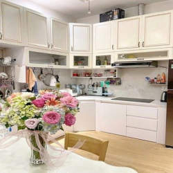 Bán nhà mới 4 tầng mặt tiền đường lớn trung tâm Q7 liền kề Phú Mỹ Hưng