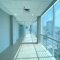 Quận 1 cho thuê VP 230m2 bao điện lạnh + phí quản lý - toà nhà lớn