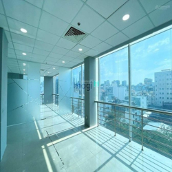 Quận 1 cho thuê VP 230m2 bao điện lạnh + phí quản lý - toà nhà lớn