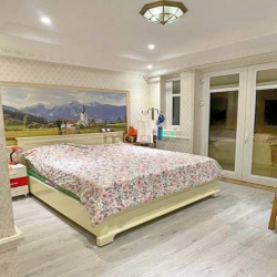 Bán nhà mới 4 tầng mặt tiền đường lớn trung tâm Q7 liền kề Phú Mỹ Hưng