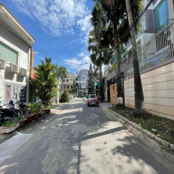 Biệt thự cần bán khu víp Tên Lửa, Bình Tân. Dt:10x20m, giá 20.5 tỷ.