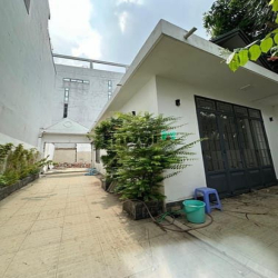 164m2, Chỉ 17,5 Tỷ Ngang Lớn 8,5m, Bán Nhà Cấp 4 HXH Nơ Trang Long